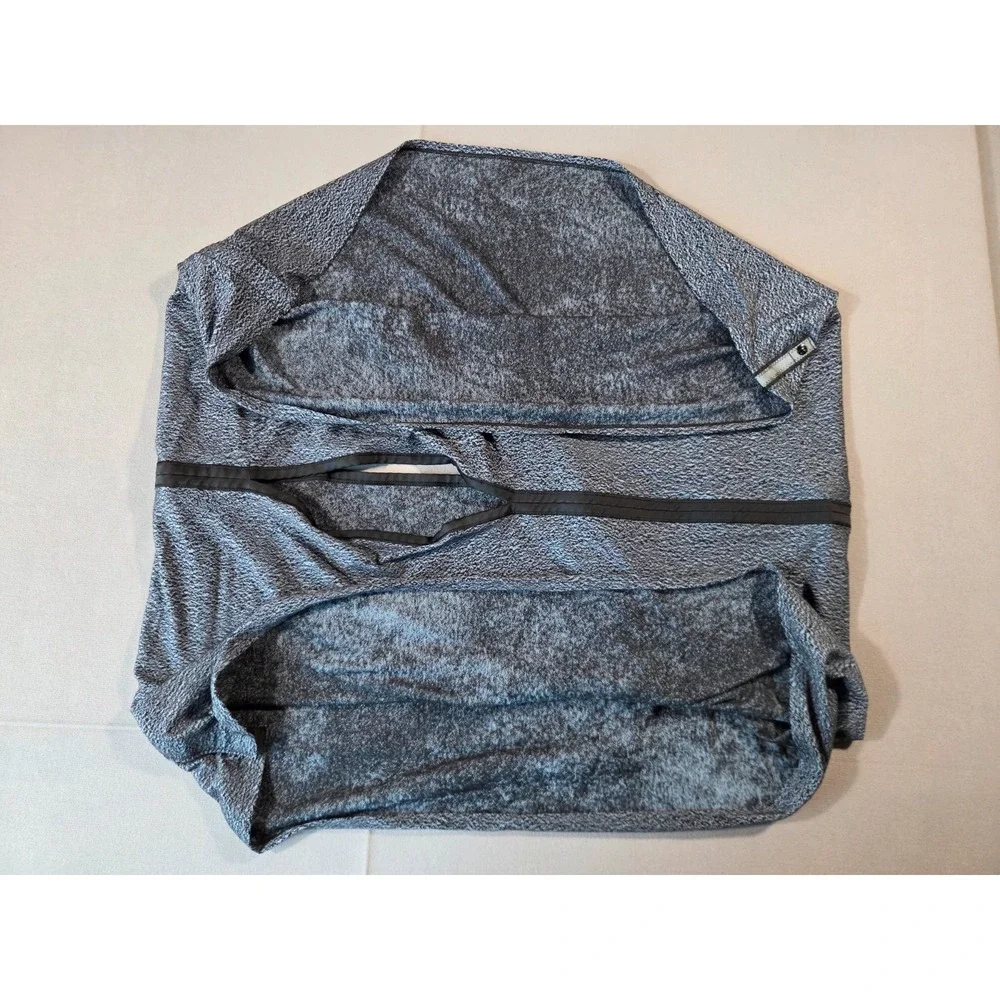 Lululemon Scarf Womens One Size  Gray Black Snap Vinyasa Wrap Elegant Jacquard
